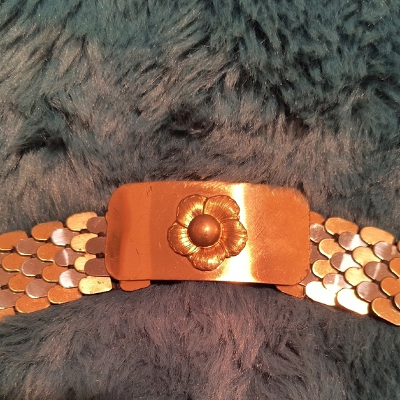 Vintage Gold and Silver Mesh belt. Size Large. Great Condition - Picture 3 of 7
